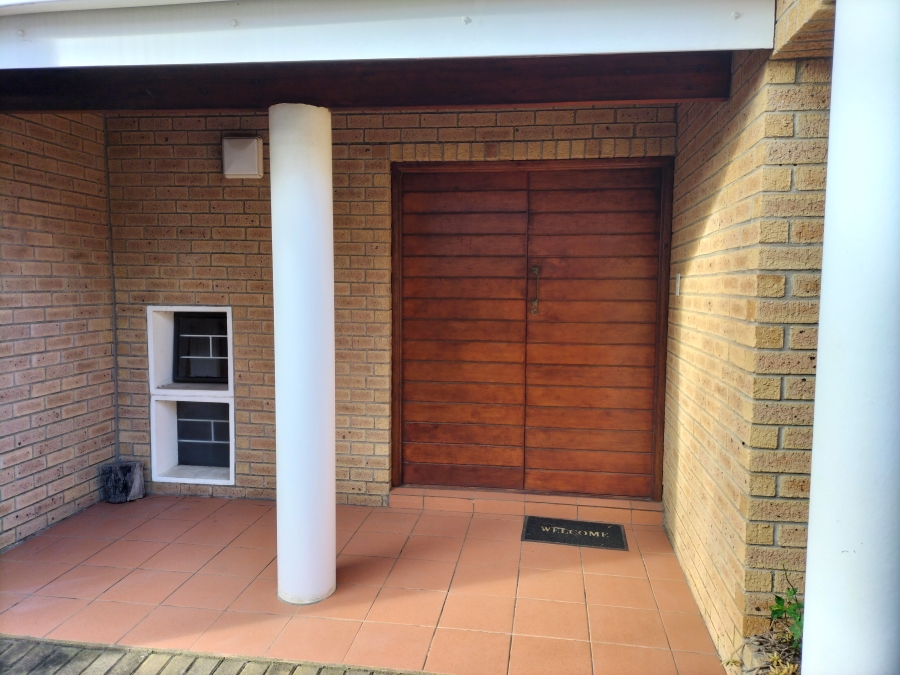 2 Bedroom Property for Sale in Wavecrest Eastern Cape